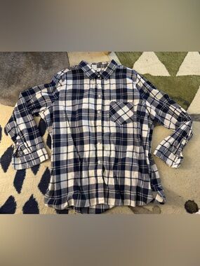 Old Navy | Navy and White Plaid Button-Up Shirt